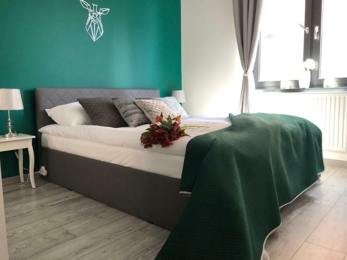 Apartament Joanny Bator เยเลเนียกูรา ภายนอก รูปภาพ